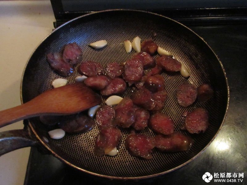 腊肠炒蒜苗3.jpg